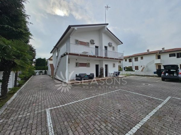 appartamento in vendita a Jesolo in zona Lido
