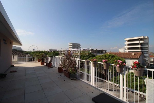 appartamento in vendita a Jesolo in zona Lido