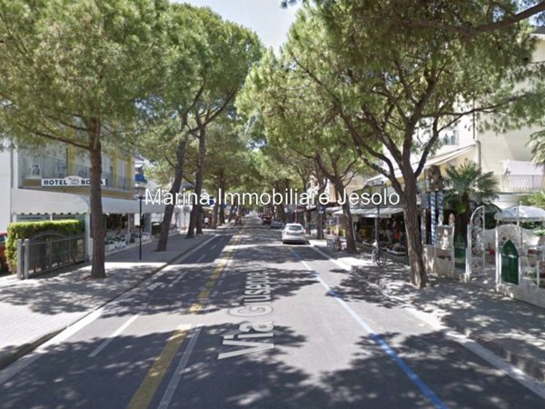 negozio in vendita a Jesolo in zona Lido