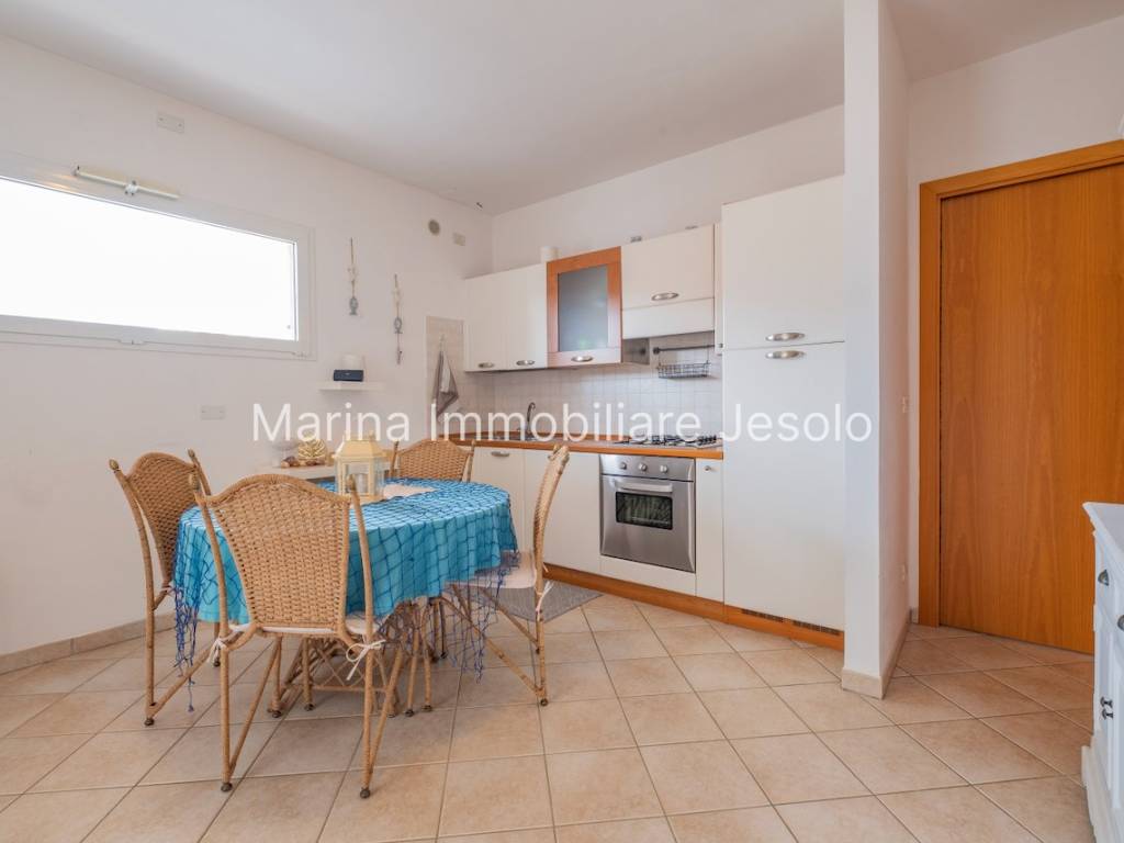 appartamento in vendita a Jesolo in zona Lido