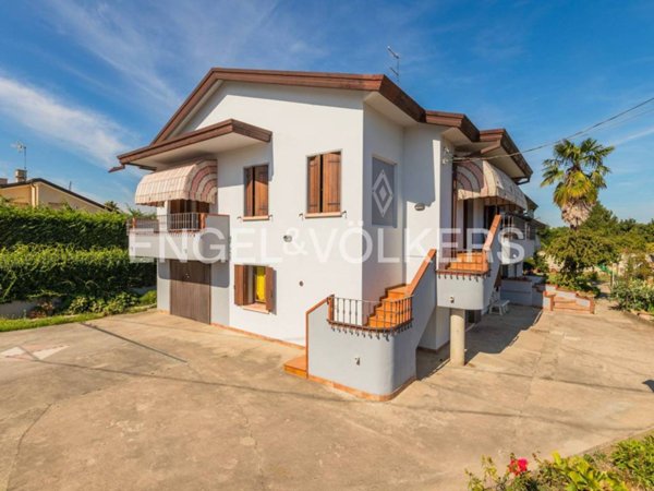 casa indipendente in vendita a Jesolo in zona Ca' Gamba