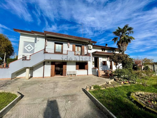 casa indipendente in vendita a Jesolo in zona Lido