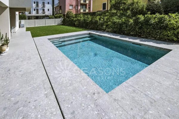 casa indipendente in vendita a Jesolo in zona Lido