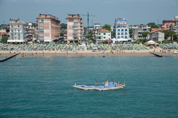 negozio in vendita a Jesolo in zona Lido