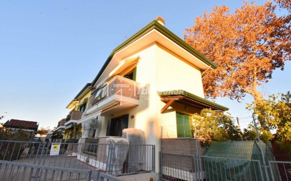 casa indipendente in vendita a Jesolo in zona Lido