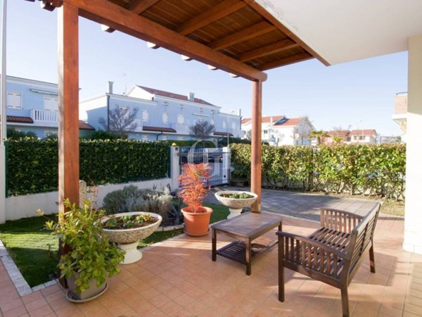 casa indipendente in vendita a Jesolo in zona Lido