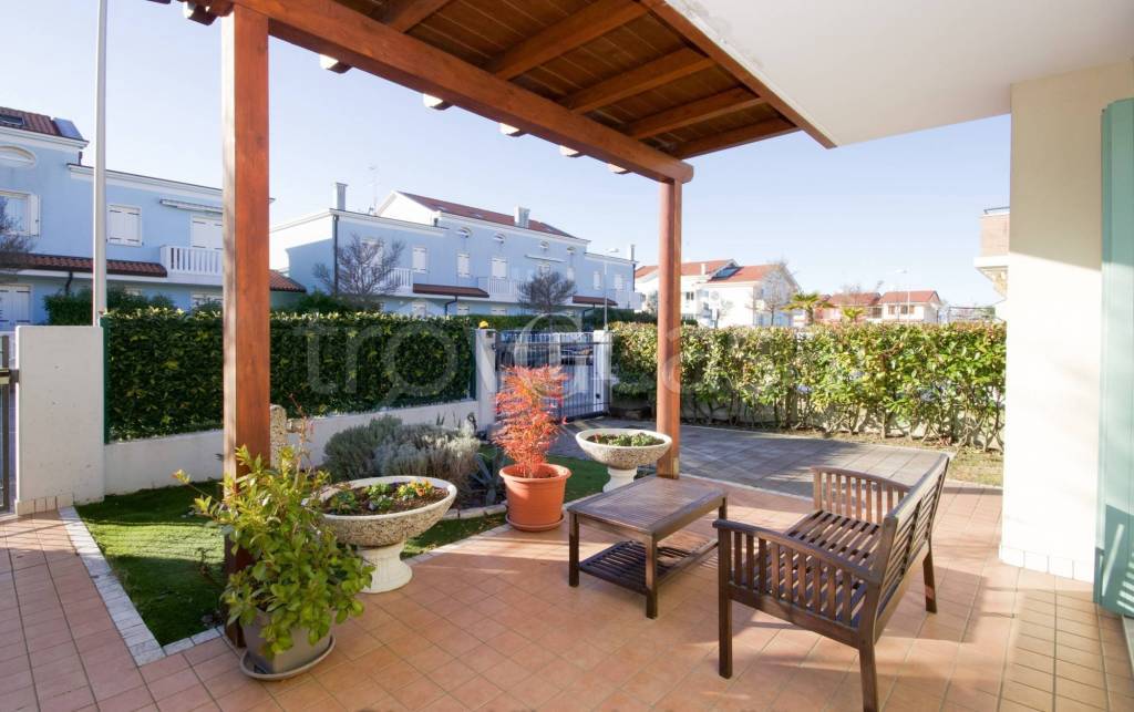 casa indipendente in vendita a Jesolo in zona Lido