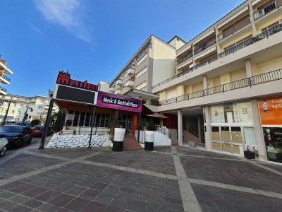 negozio in vendita a Jesolo in zona Lido