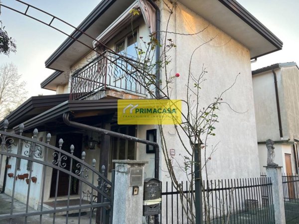 casa indipendente in vendita a Jesolo in zona Cortellazzo