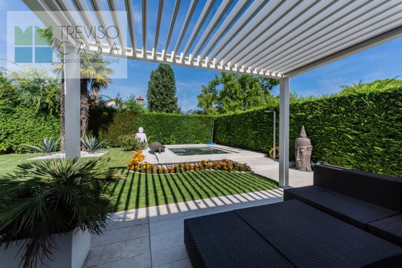 casa indipendente in vendita a Jesolo in zona Lido