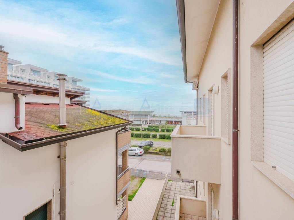 appartamento in vendita a Jesolo in zona Lido