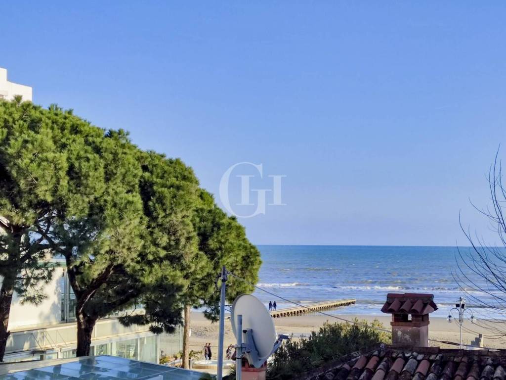 appartamento in vendita a Jesolo in zona Lido
