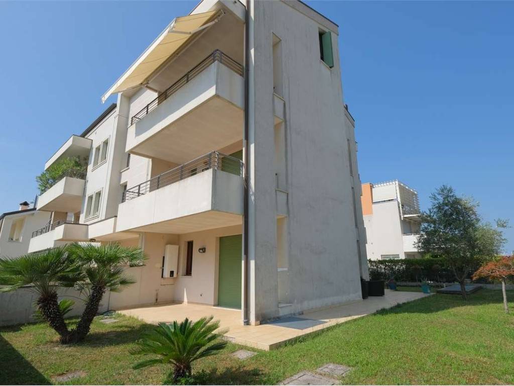 appartamento in vendita a Jesolo in zona Lido