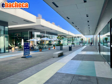 locale commerciale in vendita a Jesolo