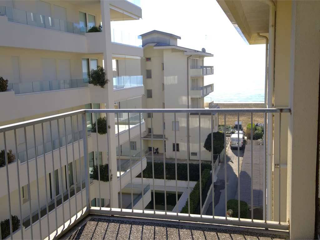 appartamento in vendita a Jesolo in zona Lido