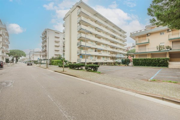 appartamento in vendita a Jesolo in zona Lido