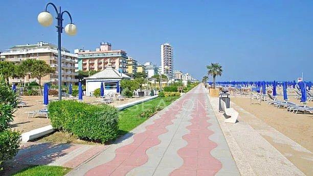 casa indipendente in vendita a Jesolo in zona Lido
