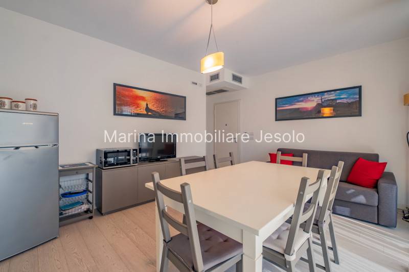 appartamento in vendita a Jesolo in zona Lido