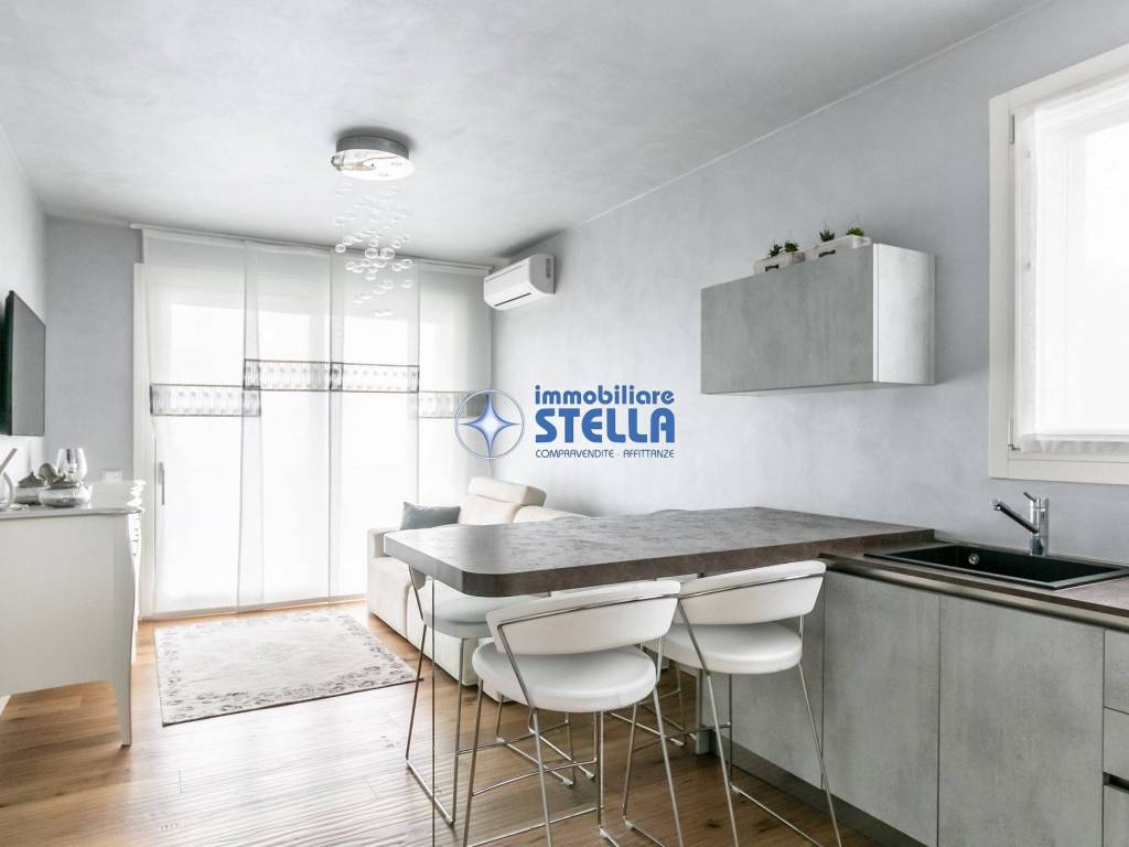 appartamento in vendita a Jesolo in zona Lido