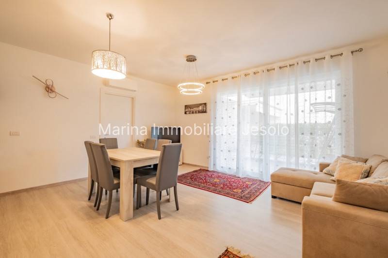 appartamento in vendita a Jesolo in zona Lido