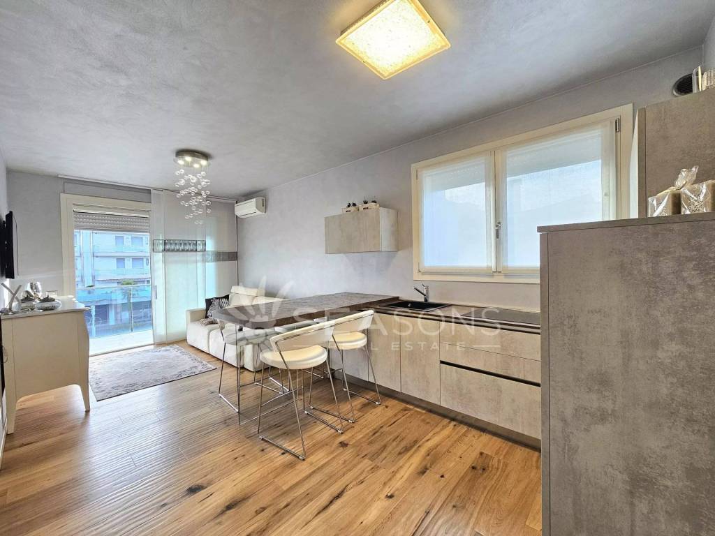 appartamento in vendita a Jesolo in zona Lido