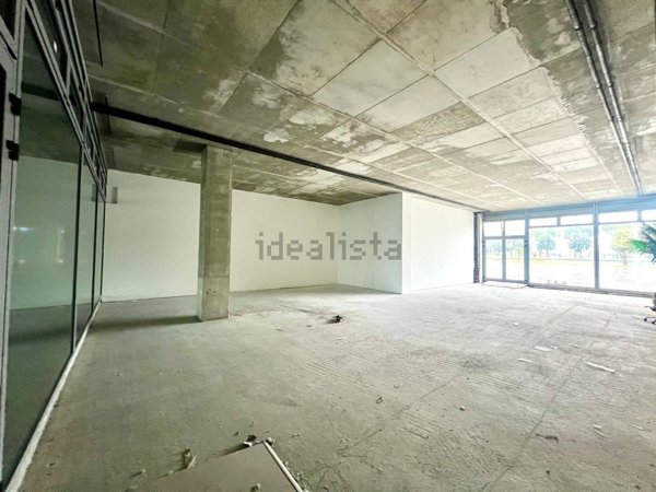 locale commerciale in vendita a Jesolo in zona Lido