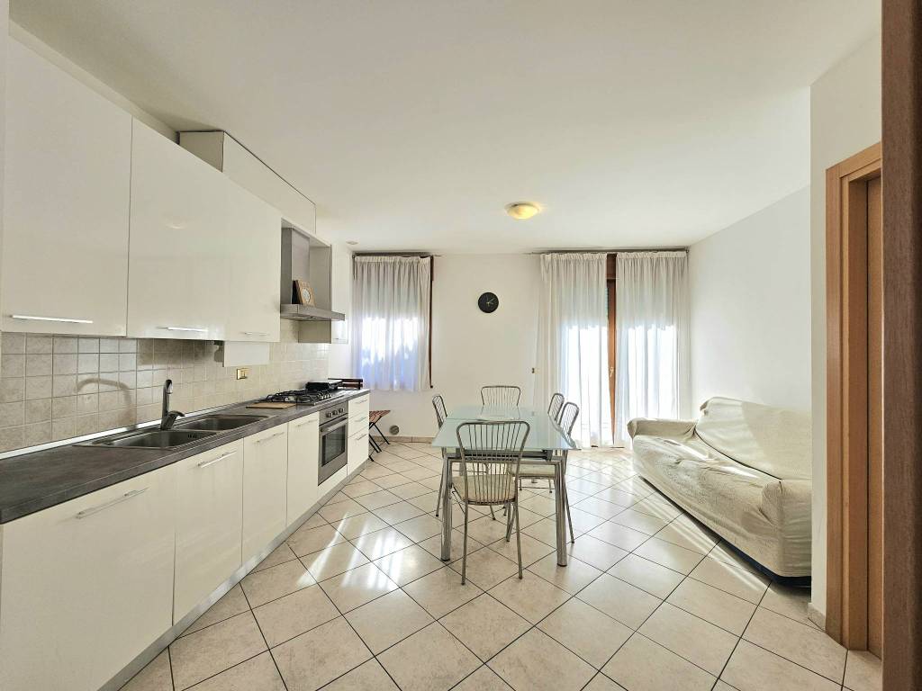 appartamento in vendita a Jesolo in zona Lido