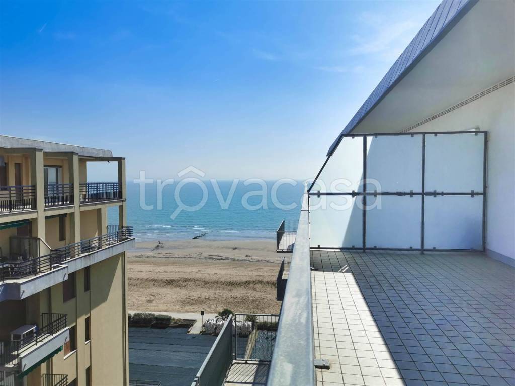 appartamento in vendita a Jesolo in zona Lido