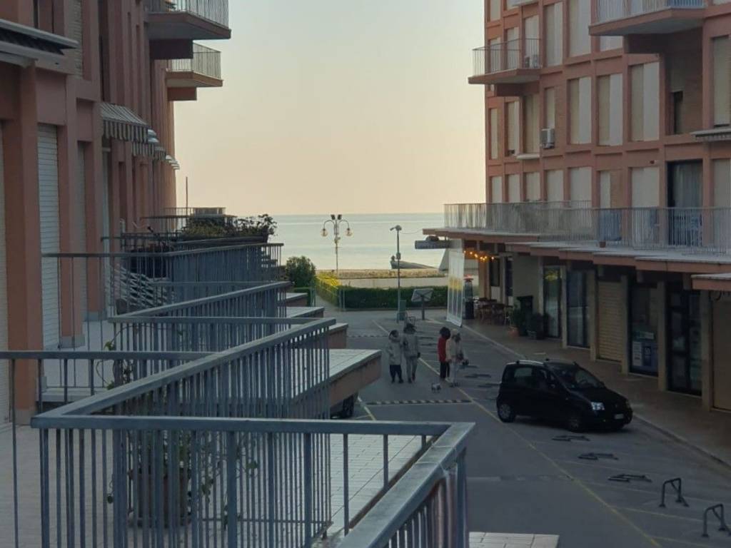 appartamento in vendita a Jesolo in zona Lido