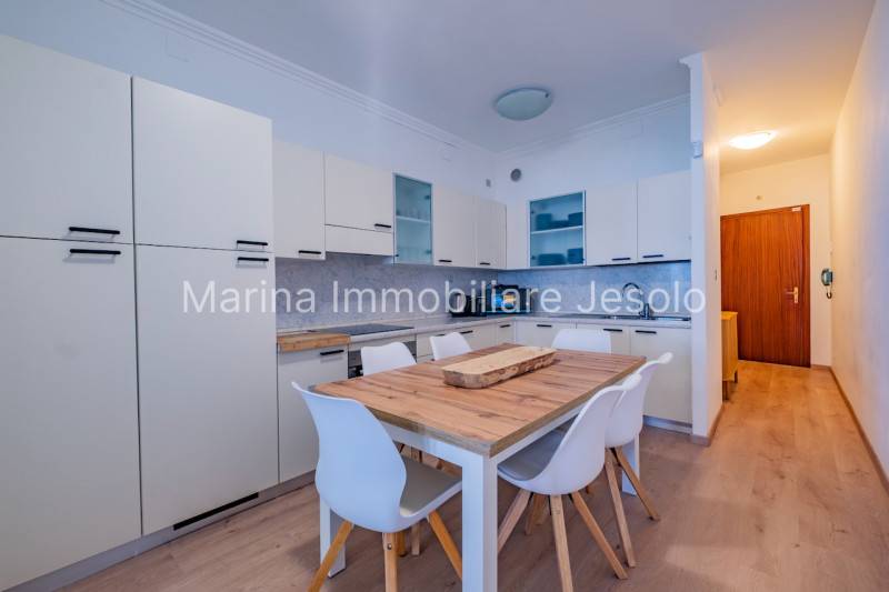 appartamento in vendita a Jesolo in zona Lido