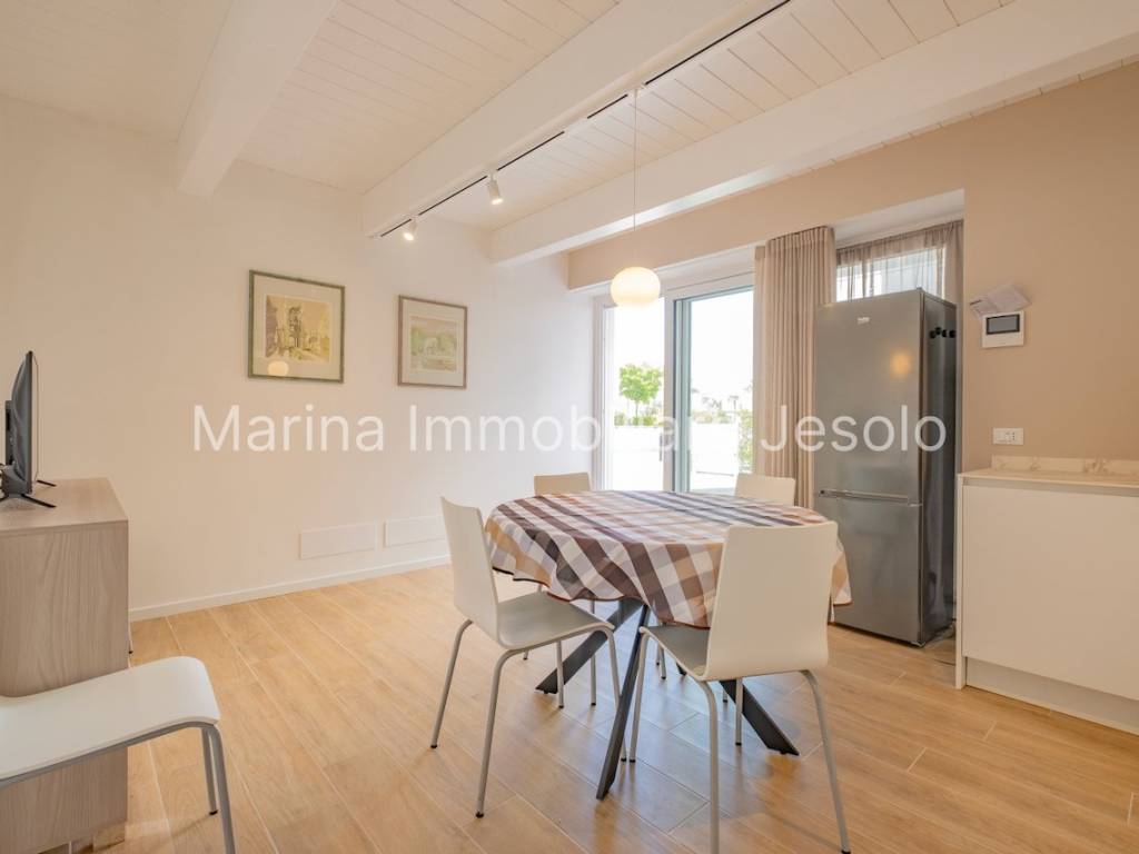 appartamento in vendita a Jesolo in zona Lido