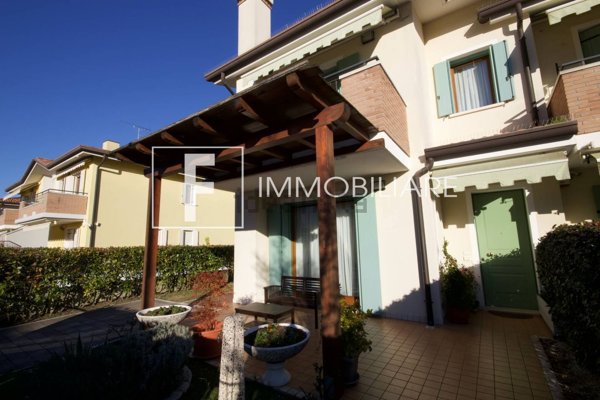 casa indipendente in vendita a Jesolo in zona Lido