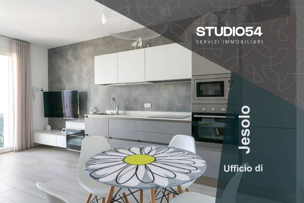 appartamento in vendita a Jesolo in zona Lido