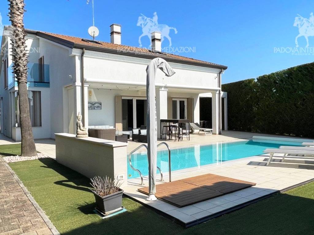 casa indipendente in vendita a Jesolo in zona Ca' Gamba
