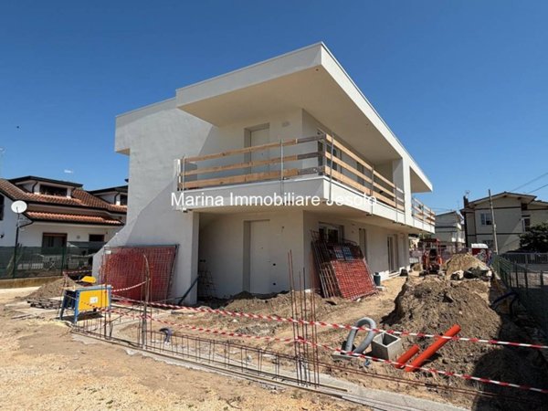 appartamento in vendita a Jesolo in zona Lido