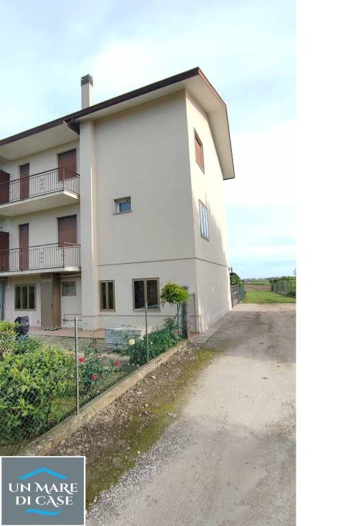 casa indipendente in vendita a Jesolo in zona Ca' Pirami