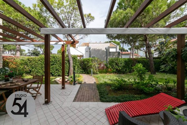 casa indipendente in vendita a Jesolo in zona Lido