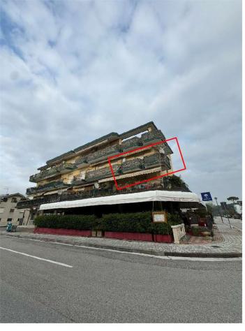 appartamento in vendita a Jesolo in zona Lido