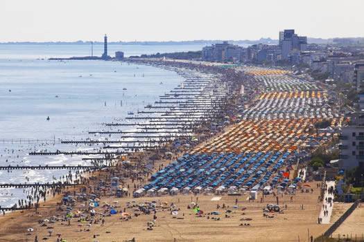 intera palazzina in vendita a Jesolo in zona Lido