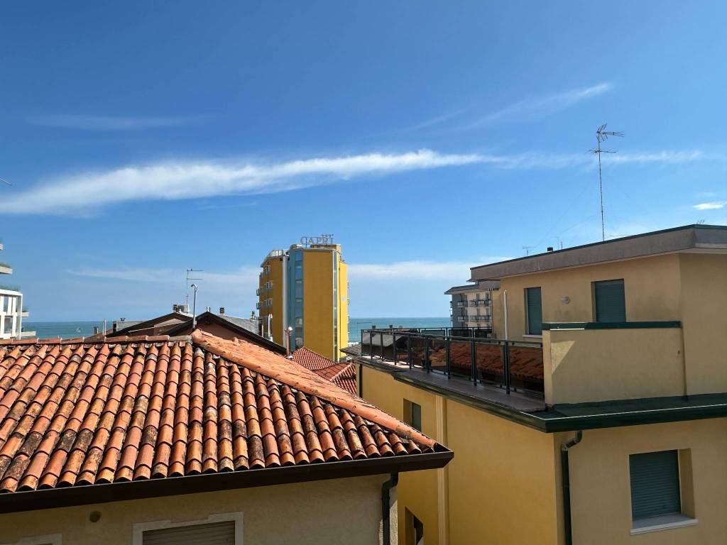 appartamento in vendita a Jesolo in zona Lido