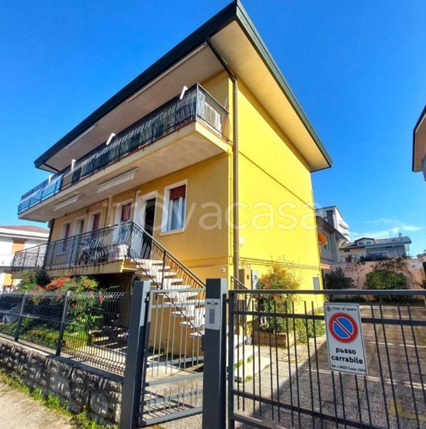 appartamento in vendita a Jesolo in zona Lido