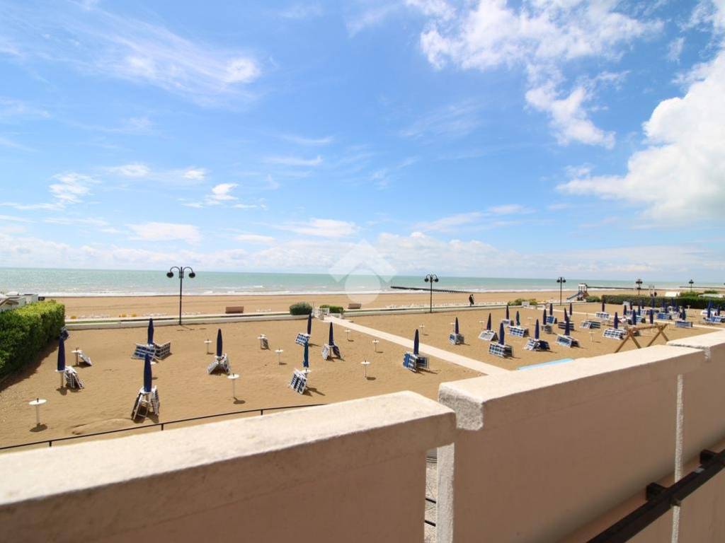appartamento in vendita a Jesolo in zona Lido