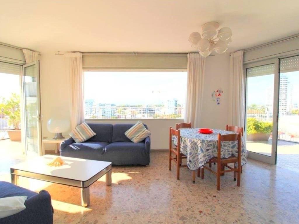 appartamento in vendita a Jesolo in zona Lido