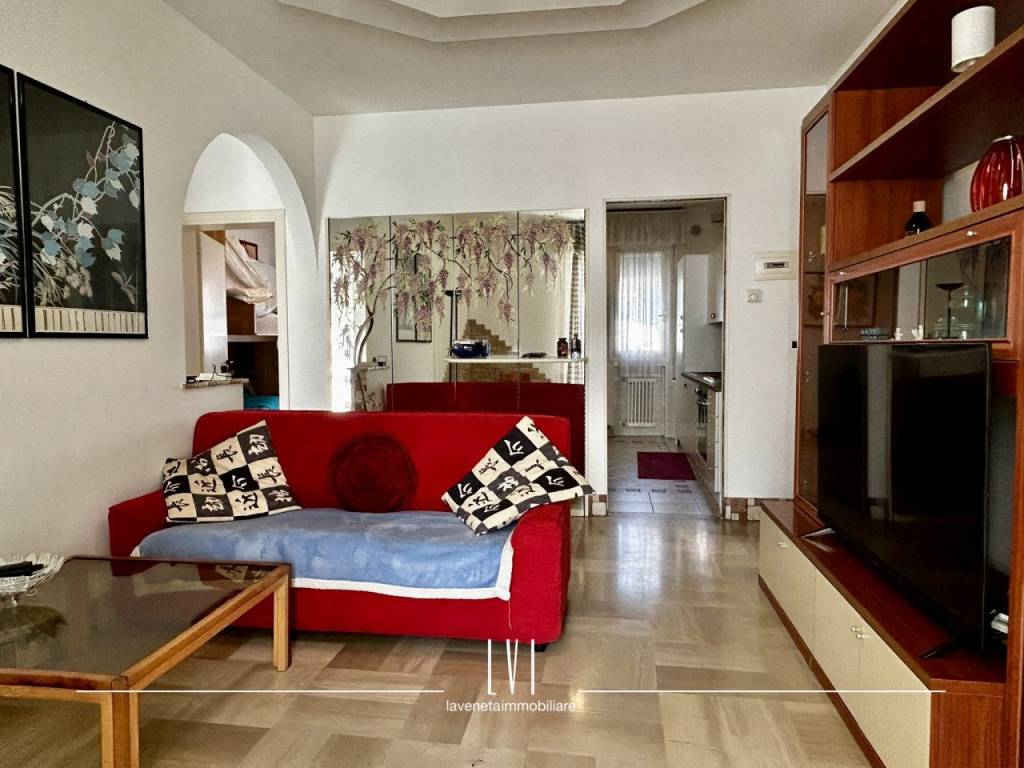 appartamento in vendita a Jesolo in zona Lido