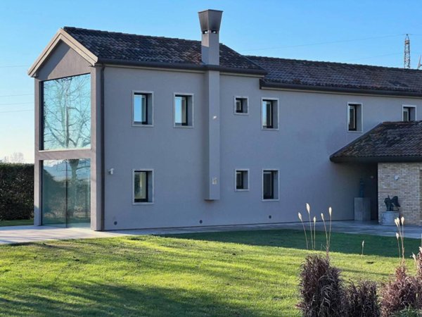 casa indipendente in vendita a Jesolo in zona Ca' Pirami