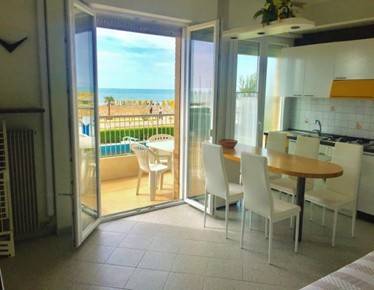 appartamento in vendita a Jesolo in zona Lido