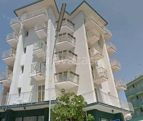 negozio in vendita a Jesolo in zona Lido