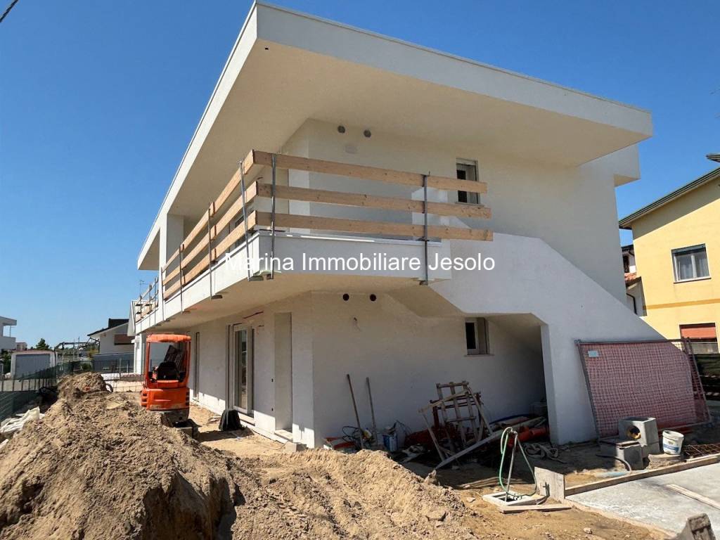appartamento in vendita a Jesolo in zona Lido