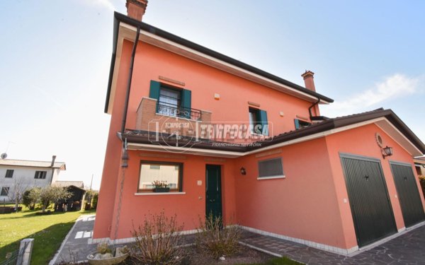 casa indipendente in vendita a Jesolo in zona Ca' Pirami