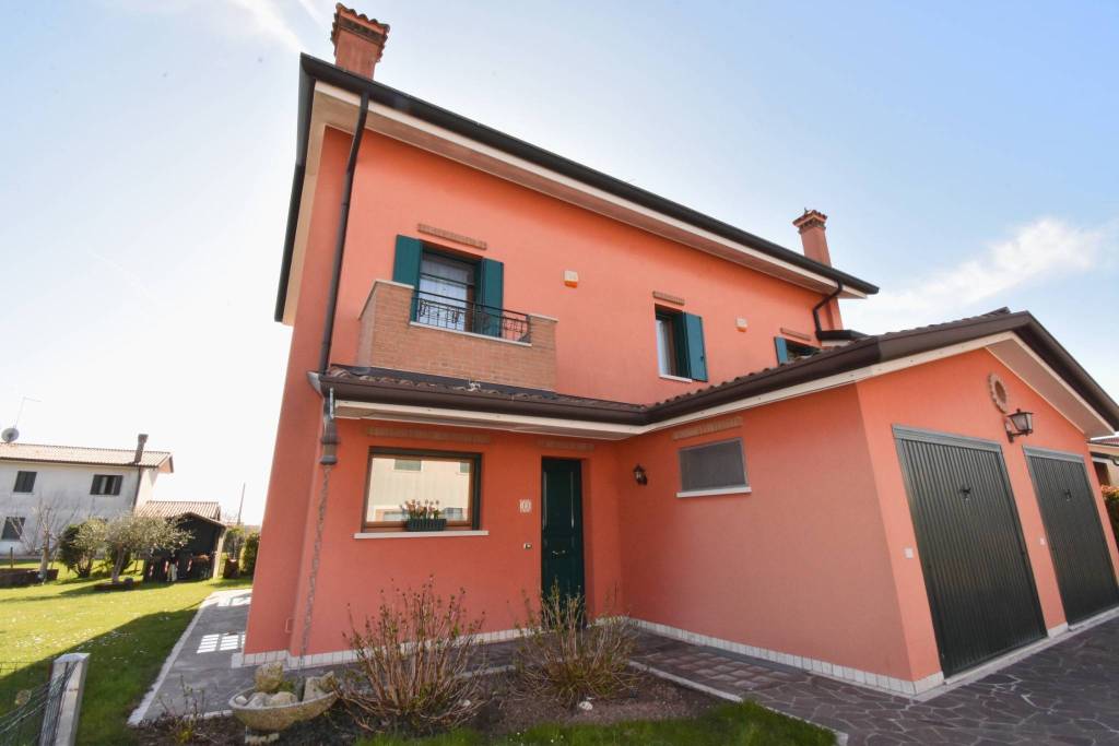 casa indipendente in vendita a Jesolo in zona Ca' Pirami